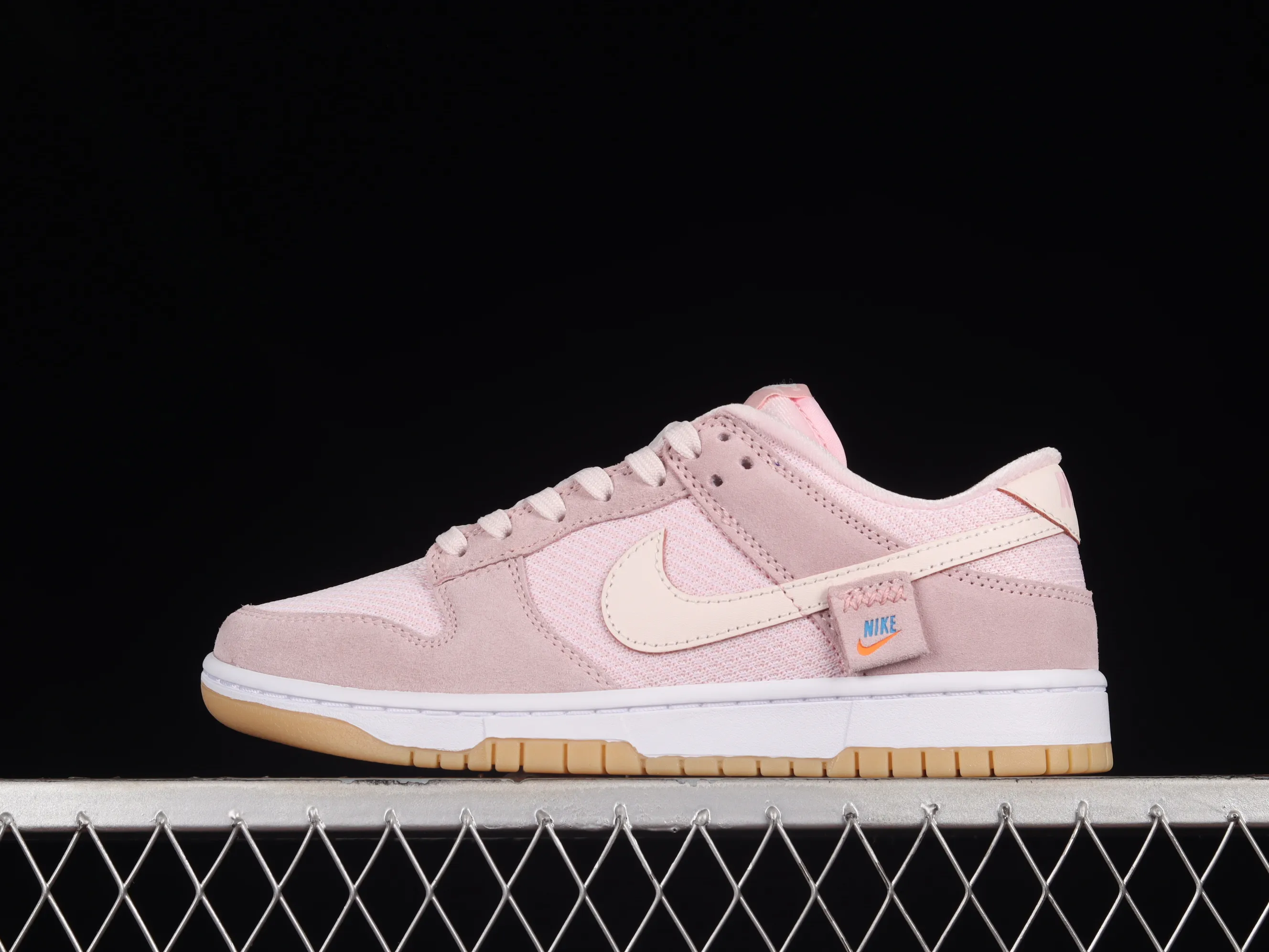All categories Nk SB Dunk series Nk SB Dunk Low low-top sneakers Nk Dunk Low "Teddy Bear" pink teddy bear SB low-top sports and leisure sneakers DZ5318-640